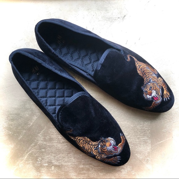 H&M tiger 🐅 slip ons